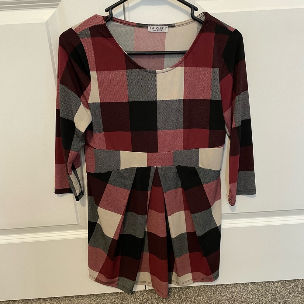 Maternity top size small